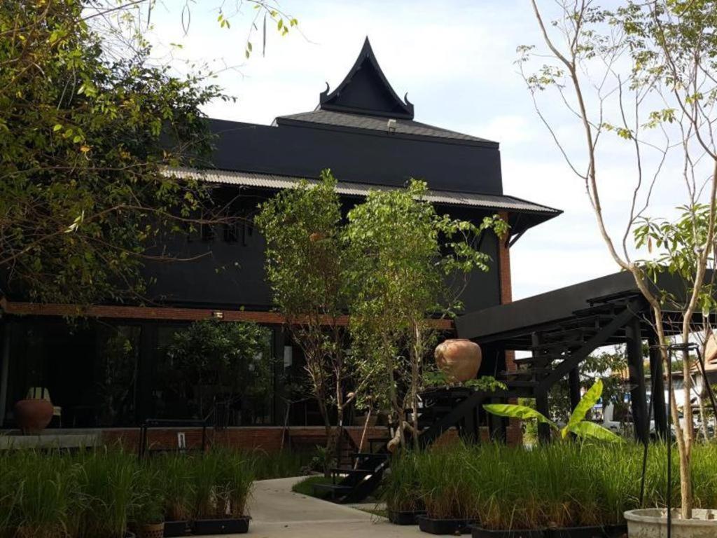 Silp-Pa Phra Nakhon Si Ayutthaya Hotel Buitenkant foto